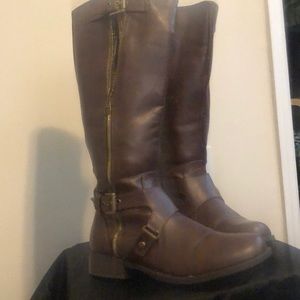 Guess brown winter boots!